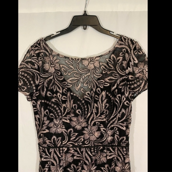 NEW JS Collections Embroidered Trumpet Gown‎ in Black/Pink [SZ 12 ] - Picture 3 of 8
